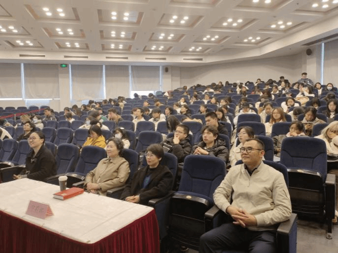 图片秋白1.png